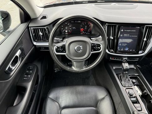 Used 2020 Volvo S60 T5 Momentum w/ Protection Package Premier image 19