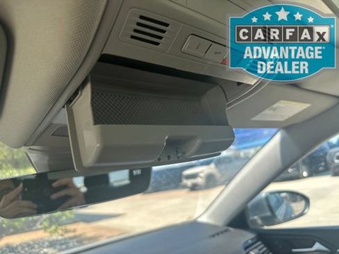 Used 2024 Volkswagen Jetta SE FWD image 9