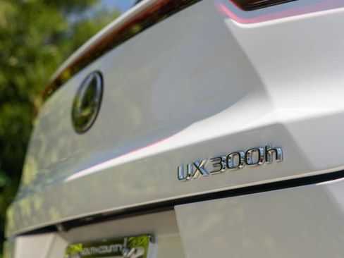 New 2026 Lexus UX 300h FWD image 9