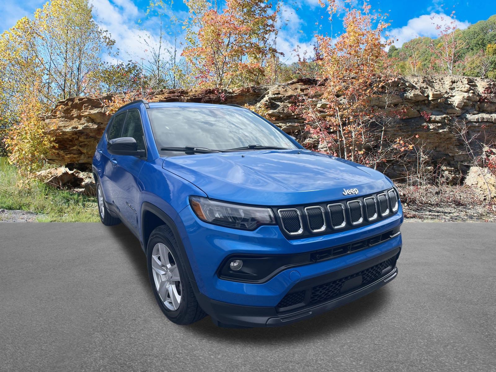 Used 2022 Jeep Compass Latitude w/ Convenience Group FWD image 1