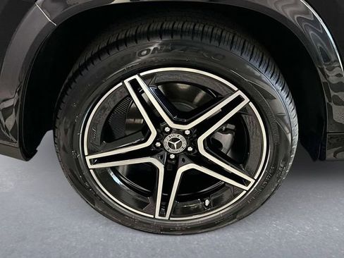 Certified 2024 Mercedes-Benz GLS 450 4MATIC image 8