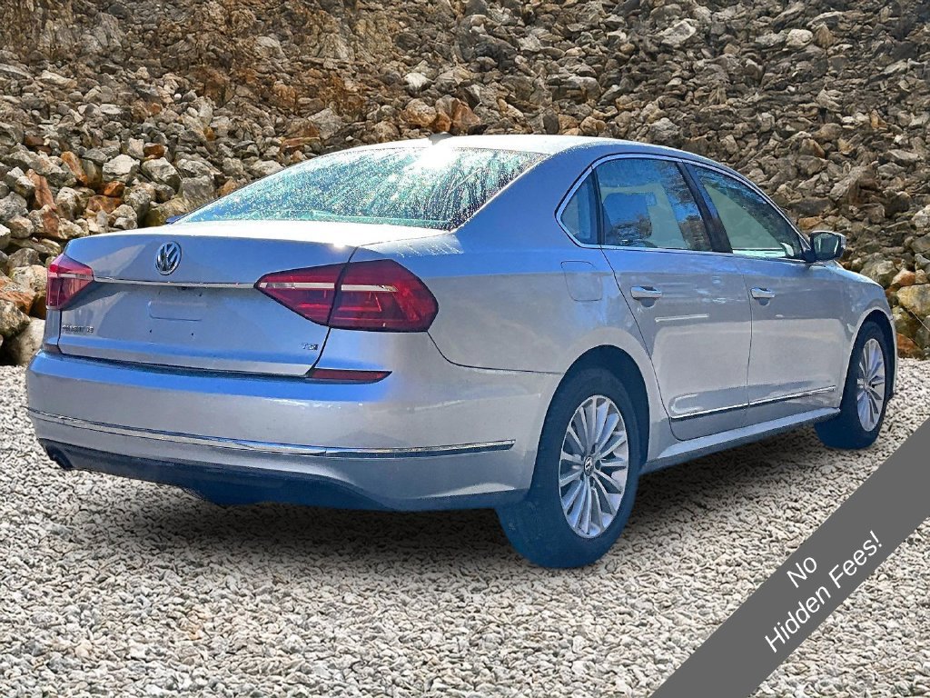 Used 2016 Volkswagen Passat 1.8T SE FWD image 2