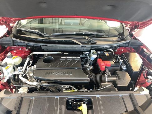 Used 2024 Nissan Rogue SV w/ SV Premium Package image 28