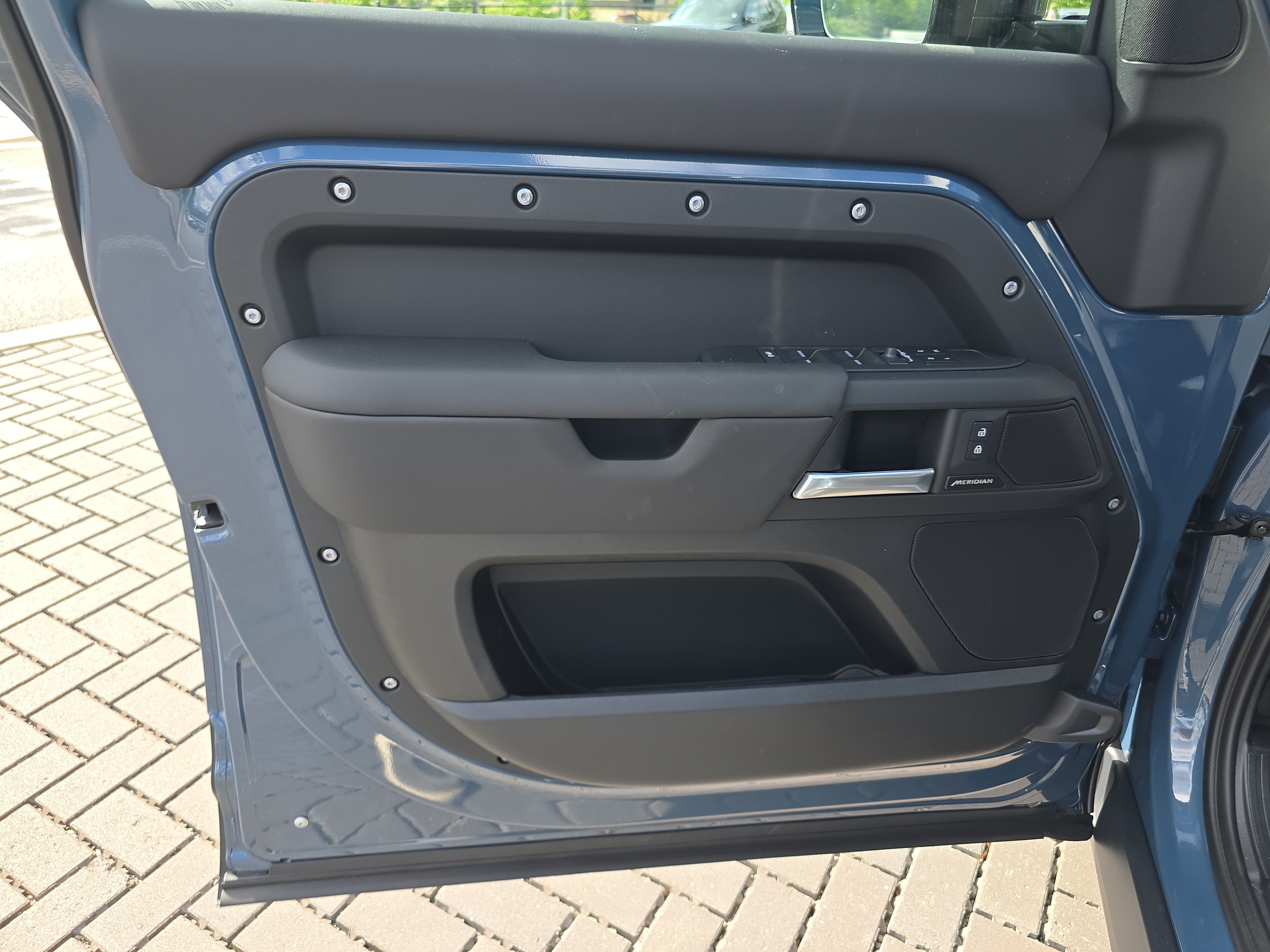 Used 2025 Land Rover Defender 110 S AWD/4WD image 19