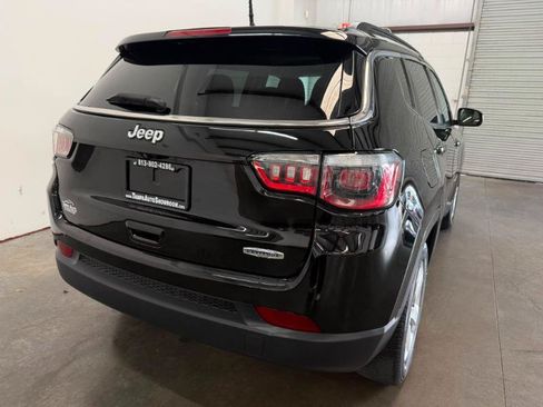 Used 2018 Jeep Compass Latitude FWD image 5