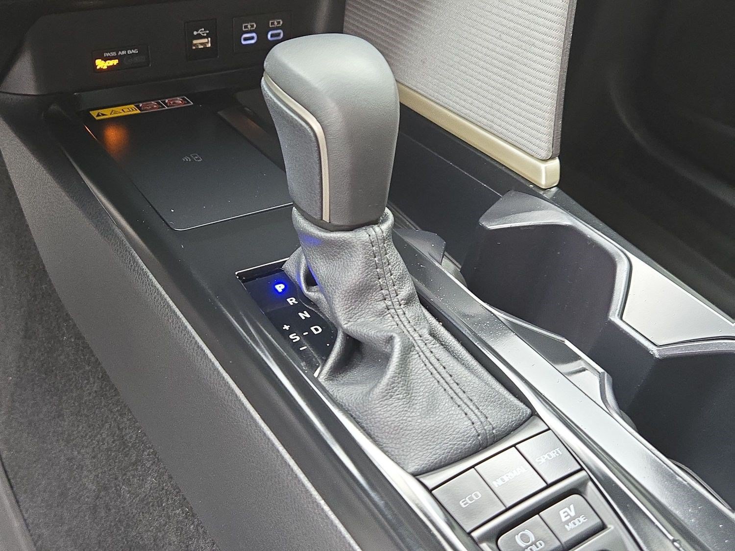Certified 2025 Toyota Camry SE FWD image 25