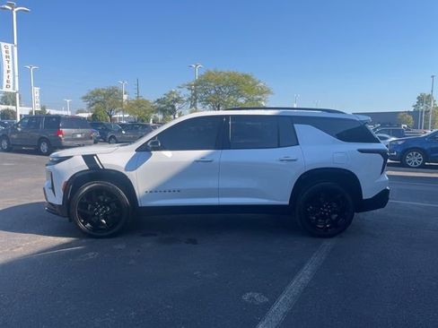 Used 2024 Chevrolet Traverse RS image 4