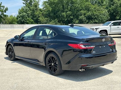 Used 2025 Toyota Camry SE w/ Convenience Package AWD/4WD image 3