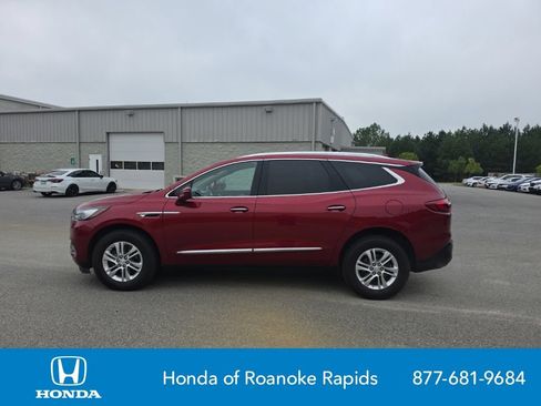 Used 2020 Buick Enclave Essence FWD image 2