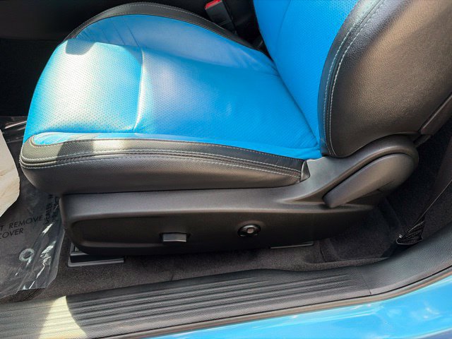 Used 2015 Dodge Challenger R/T RWD image 12