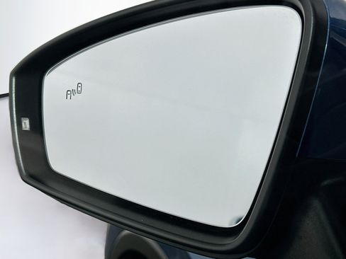 Used 2019 Volkswagen Tiguan SE w/ Panoramic Sunroof Package FWD image 16