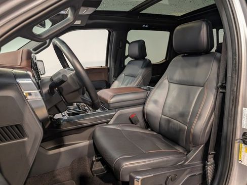 Used 2022 Ford F150 Lariat w/ Max Trailer Tow Package image 13