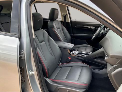 Used 2023 Buick Envision Essence w/ Sport Touring Package FWD image 10