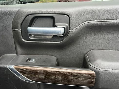 Used 2021 Chevrolet Silverado 1500 LT Trail Boss image 19