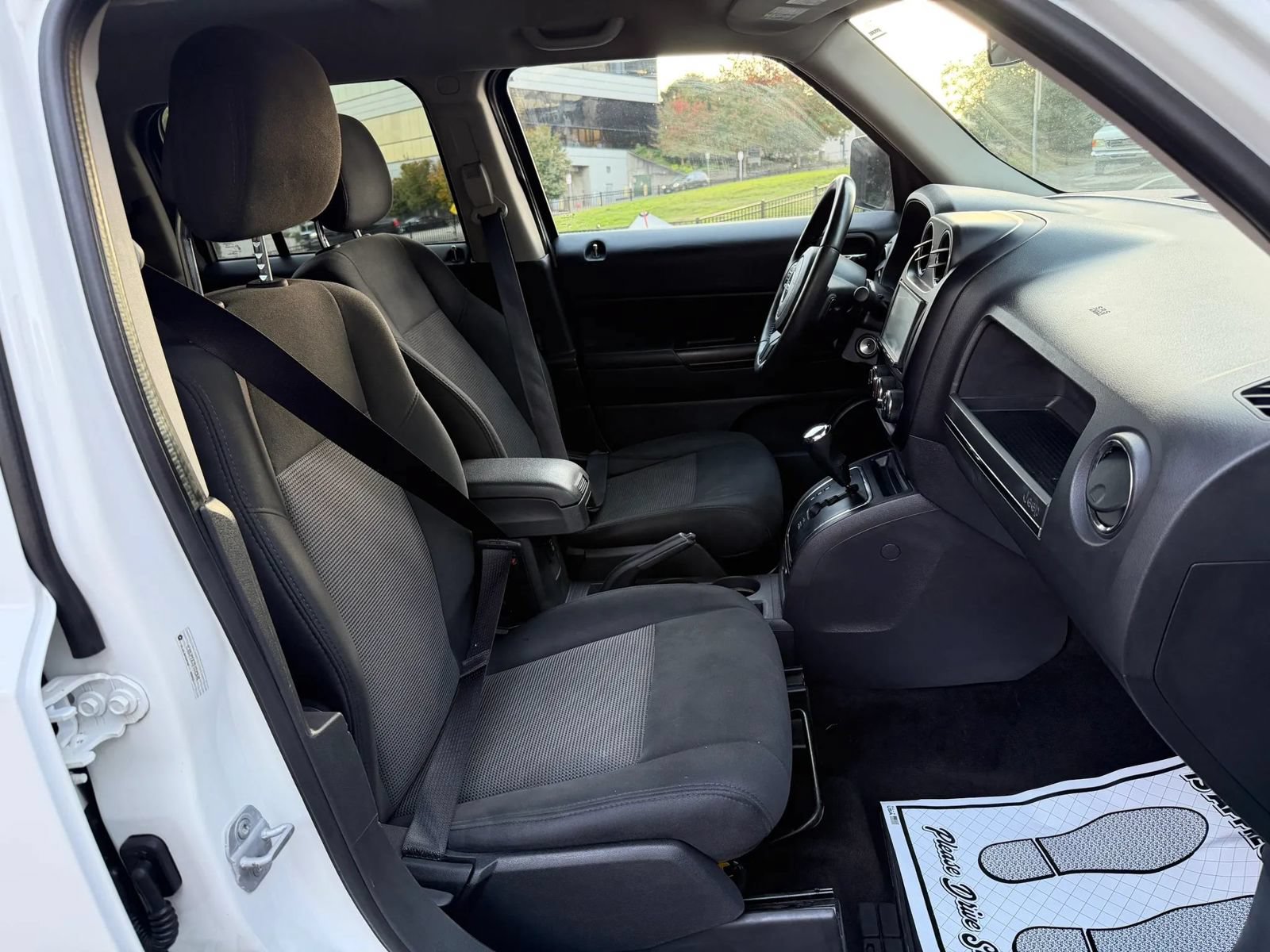 Used 2013 Jeep Patriot Latitude FWD image 27