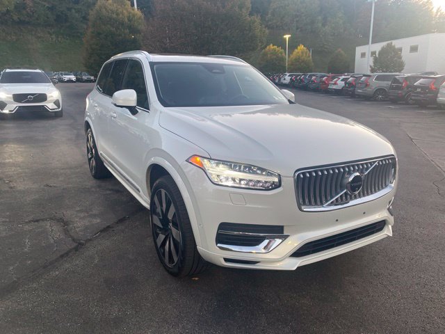 Used 2024 Volvo XC90 T8 Ultimate AWD/4WD image 3