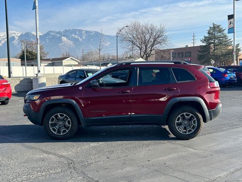 Used 2019 Jeep Cherokee Trailhawk w/ Cold Weather Group image 8