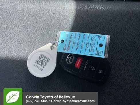 Used 2025 Toyota Camry SE image 23