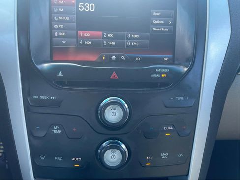 Used 2015 Ford Explorer XLT w/ Equipment Group 202B image 24