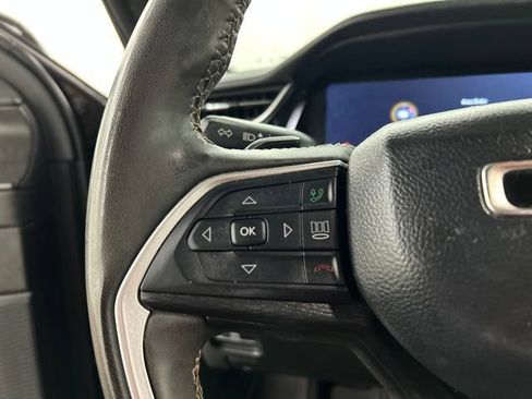 Used 2023 Jeep Grand Cherokee Altitude AWD/4WD image 9