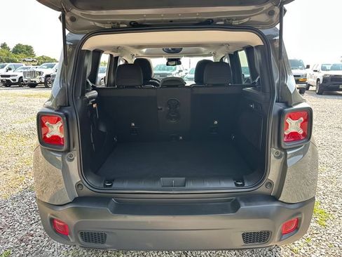 Used 2020 Jeep Renegade Latitude w/ Cold Weather Group AWD/4WD image 13