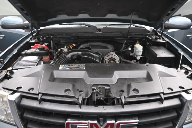 Used 2008 GMC Sierra 1500 SLT w/ SLT Preferred Package AWD/4WD image 33