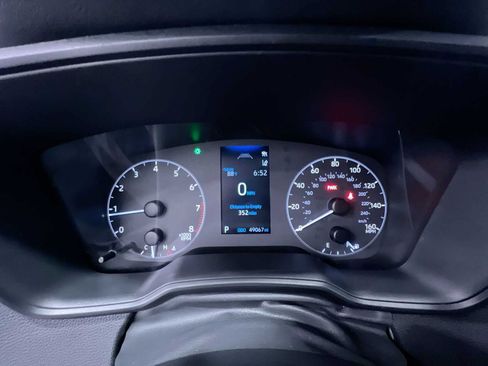Used 2025 Toyota Corolla LE FWD image 22