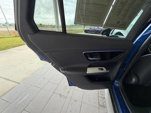 Used 2025 Mercedes-Benz GLC 300 4MATIC image 27