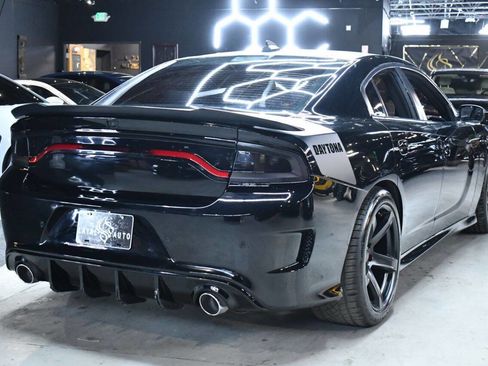 Used 2017 Dodge Charger R/T image 17