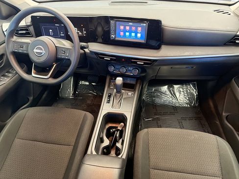Used 2025 Nissan Kicks S image 12