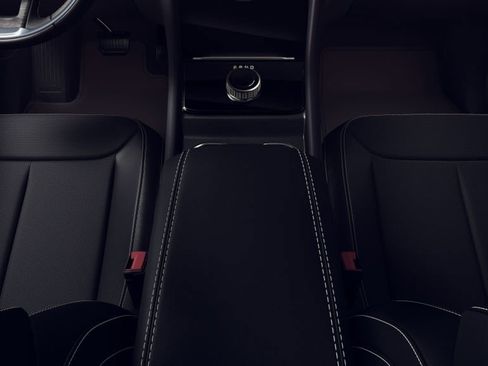 New 2026 Jeep Grand Cherokee Altitude image 4