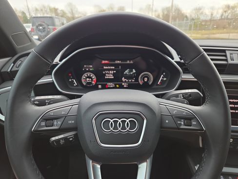 Used 2023 Audi Q3 2.0T Premium Plus w/ Premium Plus Package image 10