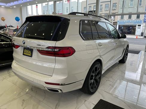 Used 2022 BMW X7 xDrive40i w/ Premium Package AWD/4WD image 7