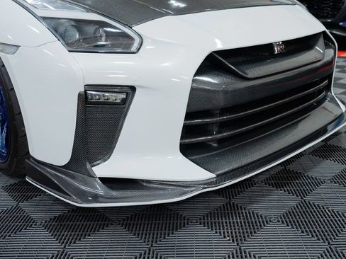Used 2009 Nissan GT-R Premium AWD/4WD image 13