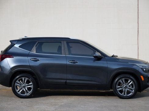 Used 2021 Kia Seltos S FWD image 45
