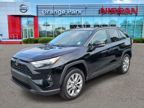 Used 2025 Toyota RAV4 XLE Premium image 4