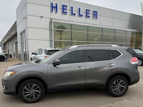 Used 2016 Nissan Rogue SL w/ SL Premium Package image 3