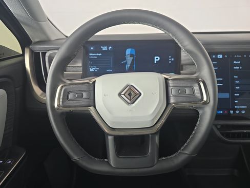 Used 2025 Rivian R1S Adventure Dual AWD/4WD image 26