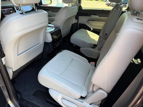 Used 2022 Jeep Wagoneer Series III w/ Convenience Group I AWD/4WD image 17
