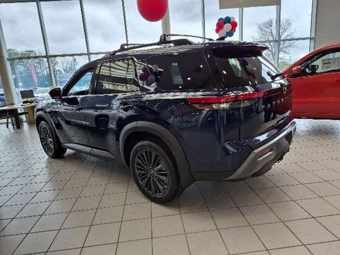New 2026 Nissan Pathfinder SL w/ SL Premium Package AWD/4WD image 7