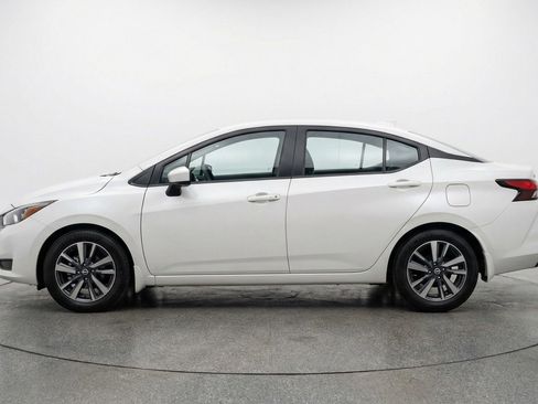 Used 2025 Nissan Versa SV FWD image 5