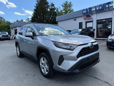 Used 2021 Toyota RAV4 LE AWD/4WD image 4