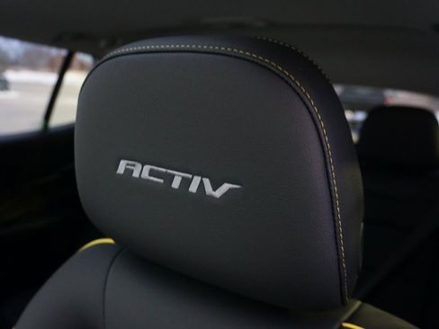 Used 2025 Chevrolet Trax ACTIV w/ Sunroof Package image 11