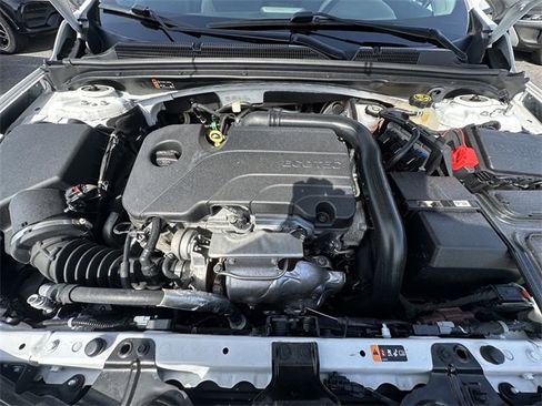 Used 2022 Chevrolet Malibu LT image 32