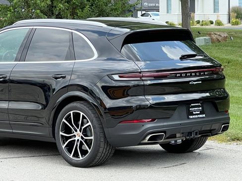 Used 2026 Porsche Cayenne AWD/4WD image 9