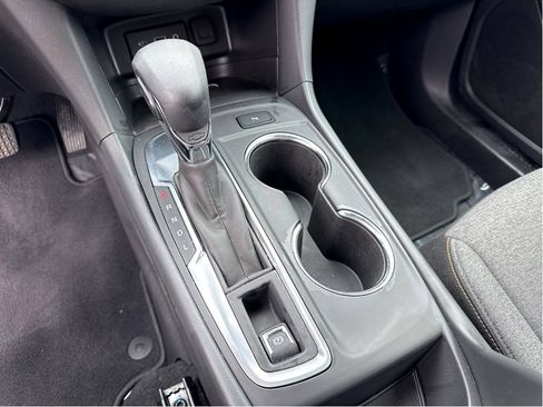 Used 2024 Chevrolet Equinox LT FWD image 22