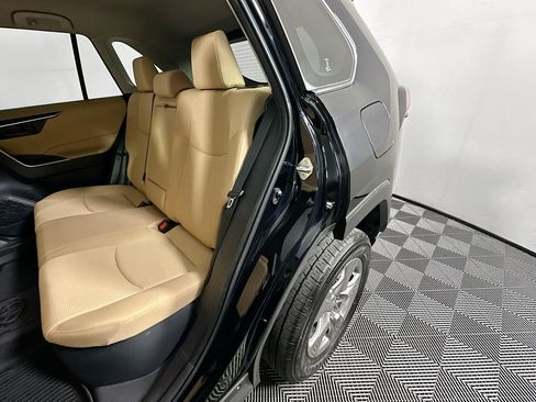 Certified 2025 Toyota RAV4 LE AWD/4WD image 25