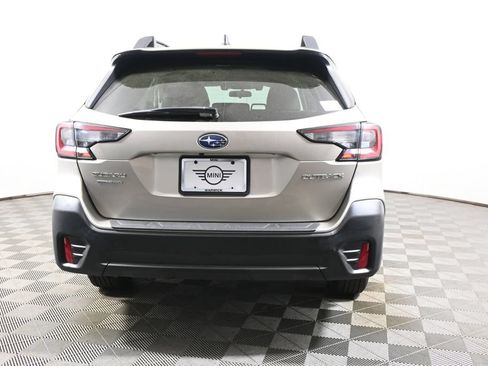 Used 2020 Subaru Outback Premium AWD/4WD image 6