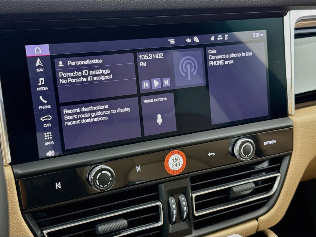 Certified 2026 Porsche Macan AWD/4WD image 18