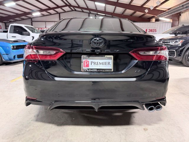 Used 2023 Toyota Camry SE FWD image 3